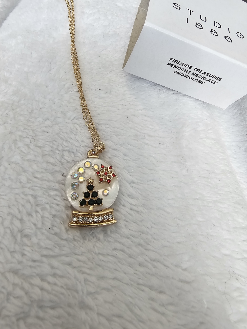 Studio 1886 Fireside Treasures Snow Globe Pendant Necklace NIB - Picture 4 of 8
